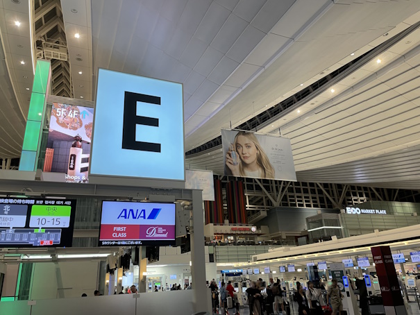 羽田空港第3ターミナル Eカウンター付近