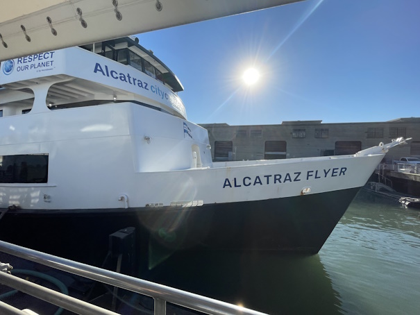 今回乗船したALCATRAZ FLYER号